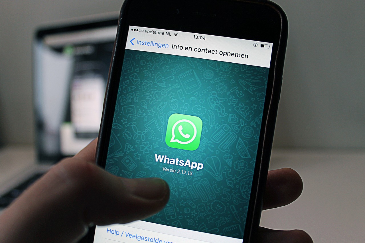 Bahaya Menggunakan WhatsApp Modifikasi