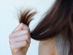 Jangan Dibiarkan! Ini Dia 5 Cara Merawat Rambut Rusak Akibat Smoothing