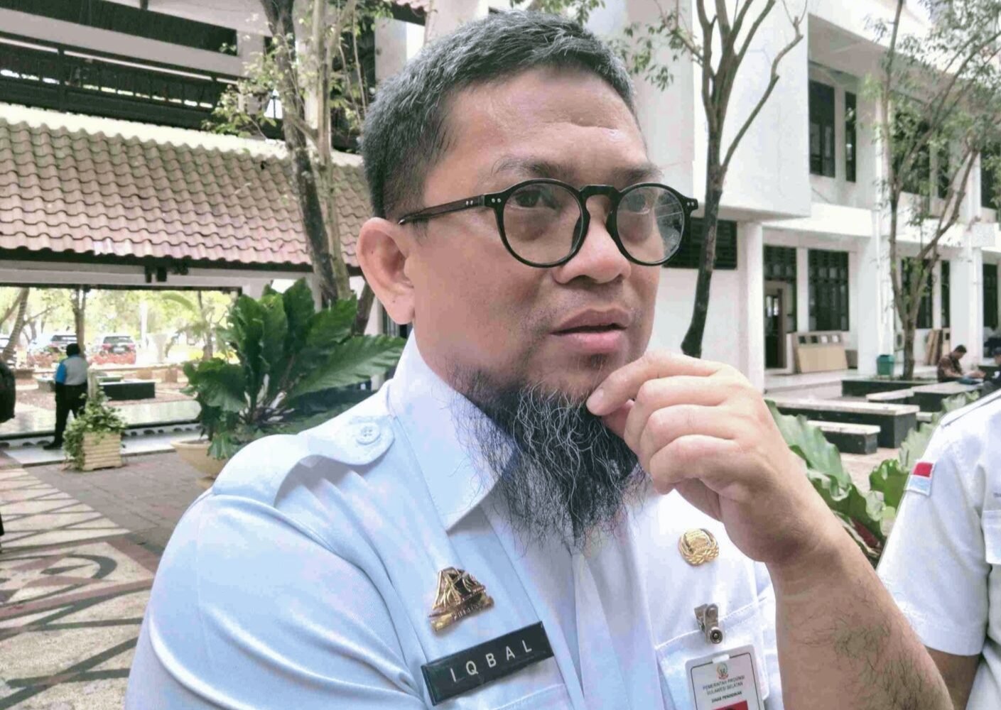 “Kalau ada ASN yang tidak hadir tanpa keterangan, berarti melanggar disiplin ASN,” tegas Iqbal Nadjamuddin, Senin (27/1/2026).