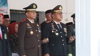 Kapolres Jeneponto AKBP Haryo Basuki, S.I.K., M.H., mengajak generasi muda mengisi kemerdekaan dengan prestasi, kreativitas, dan kegiatan positif. Pesan itu disampaikan setelah upacara peringatan Detik-Detik Proklamasi Kemerdekaan Republik Indonesia ke-81 di Lapangan Parang Passamaturukang, Kelurahan Empoang, Kecamatan Binamu, Senin (17/8/2026). (Foto: Ist)