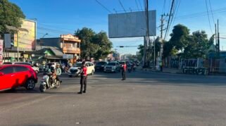 Sat Samapta Polresta Gowa menempatkan personel di sejumlah titik padat kendaraan pada Selasa (18/8/2026) pagi. (Foto: Ist)