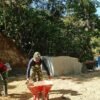 Pembangunan jembatan gantung di Desa Buakkang, Kecamatan Bungaya, Kabupaten Gowa, terus dikebut. Hingga Rabu (19/8/2026), progres pengerjaan jembatan yang melintasi Sungai Lambere telah mencapai 83 persen. (Foto: Ist)