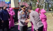 Kapolresta Gowa Kombes Pol. Muh. Yusuf Usman bersama Ketua Bhayangkari Cabang Gowa Ny. Denny Yusuf melaksanakan kunjungan kerja ke Polsek Tinggimoncong. (Foto: Ist)