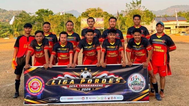 Mufidah Bangunan FC meraih kemenangan pada laga debutnya di Liga Pordes Tanakaraeng 2026. Mufidah Bangunan FC mengalahkan Manyampa FC dengan skor 2-0 di Lapangan Desa Tanakaraeng, Senin (24/8/2026). (Foto: Ist)