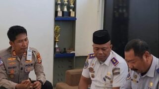 Kasat Lantas Polresta Gowa AKP Hasan Fadhlyh, SH kemudian melakukan koordinasi dengan Kepala UPPKB Pallangga A. Yani untuk membahas kondisi marka jalan yang dinilai masyarakat sudah tidak layak dan membutuhkan pembaruan.