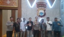Kapolresta Gowa Kombes Pol Muhammad Yusuf Usman merangkul Kelompok Penyanyi Jalanan (KPJ) Kabupaten Gowa sebagai bagian dari upaya memperkuat keamanan dan ketertiban masyarakat (kamtibmas) melalui pendekatan seni dan komunikasi sosial.
