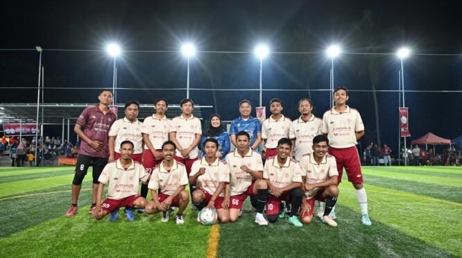 Jurnalis Sinjai FC mencatat kemenangan 5-3 atas tim Dinas Pendidikan (Disdik) Kabupaten Sinjai dalam laga eksebisi pada pembukaan Turnamen Mini Soccer Disdik Cup 1 2026 di Lapangan Mini Soccer MPJ Lompu, Sinjai Utara, Jumat (28/8/2026) malam.