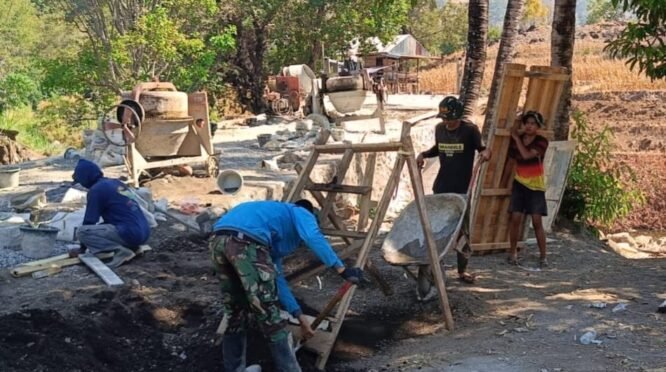 Pembangunan Jembatan Beton Sungai Badenglolo di Desa Borimasunggu, Kecamatan Biringbulu, Kabupaten Gowa, Sulawesi Selatan, terus dikebut. Hingga Senin (31/8/2026), progres pengerjaan tahap lanjutan V telah mencapai 76 persen. (Foto: Ist)