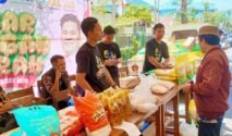 Pemerintah Kabupaten (Pemkab) Sinjai bersama AAS Community dan Badan Pangan Nasional (Bapanas) menggelar Gerakan Pangan Murah (GPM) di Jalan Teuku Umar, tepat di samping Dinas Lingkungan Hidup dan Kehutanan (DLHK) Sinjai, Jumat (14/8/2026).