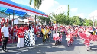 Ratusan peserta turun ke jalan memeriahkan HUT ke-81 Kemerdekaan Republik Indonesia di Kabupaten Sinjai melalui lomba sepeda hias, Sabtu (15/8/2026) pagi. (Foto: Ist)