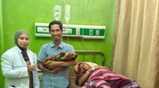 Hari Ulang Tahun ke-81 Republik Indonesia menjadi momen istimewa bagi Ashari, seorang jurnalis media online di Kabupaten Sinjai. Pada Senin, 17 Agustus 2026, ia bersama istrinya, Sarmadaniar, menerima kelahiran anak keempat yang lahir tepat pada hari kemerdekaan. (Foto: Ist)