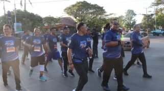 Ribuan pelari memadati Taman Turatea Kabbonga, Kecamatan Binamu, Kabupaten Jeneponto, Minggu (30/8/2026), untuk mengikuti MRP Fun Run 2026. Kegiatan ini menjadi bagian dari rangkaian peringatan HUT ke-81 Kemerdekaan Republik Indonesia. (Foto: Polres Jeneponto)