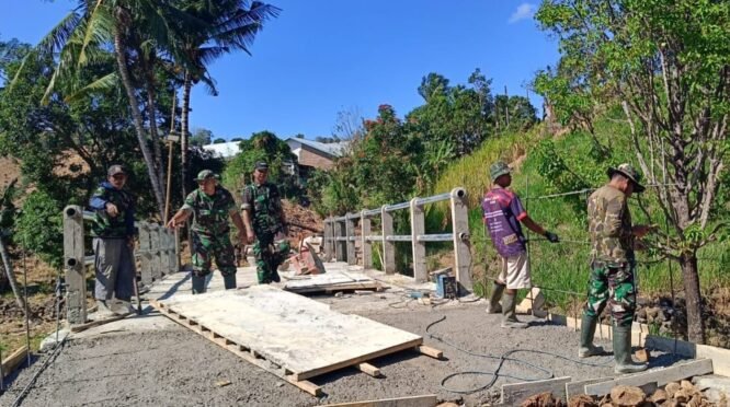 Pembangunan lanjutan jembatan beton Tahap V di atas Sungai Badenglolo, Desa Borimasunggu, Kecamatan Biringbulu, Kabupaten Gowa, Sulawesi Selatan, memasuki tahap akhir. Hingga Rabu (2/9/2026).