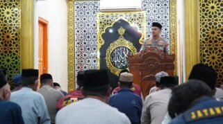 Kapolresta Gowa Kombes Pol. Dr. Muh. Yusuf Usman, S.H., S.I.K., M.T., CIPA, memilih waktu Subuh untuk membangun komunikasi langsung dengan masyarakat. Melalui Safari Subuh Kamtibmas, ia bersama jajaran Pejabat Utama (PJU) Polresta Gowa mendatangi masjid dan menyampaikan pesan keamanan secara langsung kepada warga.