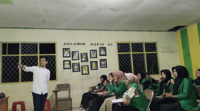 Pengurus Organisasi Siswa Intra Sekolah (OSIS) Pesantren Wihdatul Ulum (PWU) YW Umi mengikuti kegiatan “Cerdas Bermedia” di Desa Bontokassi, Kecamatan Parangloe, Sabtu malam, 5 September 2026.