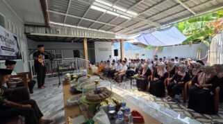 Kegiatan yang berlangsung secara berkala setiap bulan itu dihadiri keluarga besar Sat Intelkam Polresta Gowa. Kapolresta Gowa Kombes Pol Muh. Yusuf Usman turut hadir dan memimpin langsung kegiatan tersebut.