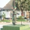 Komandan Kodim (Dandim) 1409/Gowa Letkol Inf. Gilang Nugraha Kresnadi memimpin upacara pengibaran bendera mingguan di Lapangan Upacara Makodim 1409/Gowa, Jalan Sultan Hasanuddin, Kelurahan Pandang-pandang, Kecamatan Somba Opu, Kabupaten Gowa, Senin (7/9/2026).