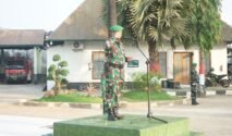 Komandan Kodim (Dandim) 1409/Gowa Letkol Inf. Gilang Nugraha Kresnadi memimpin upacara pengibaran bendera mingguan di Lapangan Upacara Makodim 1409/Gowa, Jalan Sultan Hasanuddin, Kelurahan Pandang-pandang, Kecamatan Somba Opu, Kabupaten Gowa, Senin (7/9/2026).