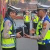 Masa pengabdian Aiptu Handoyo di Kepolisian Republik Indonesia berakhir setelah lebih dari dua dekade bertugas. Satuan Lalu Lintas Polresta Gowa melepas anggota tersebut dalam suasana haru di halaman Mako Polresta Gowa, Selasa (1/9/2026).