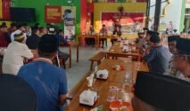 Kapolresta Gowa Kombes Pol Muh. Yusuf Usman kembali turun langsung menyerap aspirasi masyarakat melalui program Jumat Curhat. Kali ini, forum tersebut berlangsung di Warkop Azzahra, Jalan Poros Pallangga, Kecamatan Pallangga, Kabupaten Gowa, Jumat (4/9/2026), usai Safari Subuh. (Foto: Rujukannews)