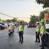 Personel Satuan Lalu Lintas Polresta Gowa tetap bertugas pada Minggu pagi dengan mengamankan pelaksanaan Car Free Day (CFD) di kawasan Sungguminasa, Kecamatan Somba Opu, Kabupaten Gowa, Minggu (6/9/2026).