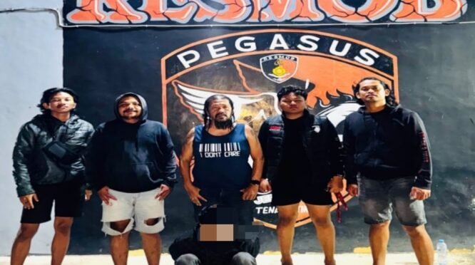 Tim URC Pegasus Satuan Reserse Kriminal Polres Jeneponto mengamankan NP (19), warga Desa Arungkeke Pallantikang, Kecamatan Arungkeke, yang diduga terlibat dalam pencurian empat ekor ayam bangkok milik SA (40), seorang anggota Polri.